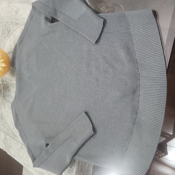 Athleta Hanover V-Neck Sweater Merino wool Blend oversized knit MIST GREY S - Picture 8 of 8